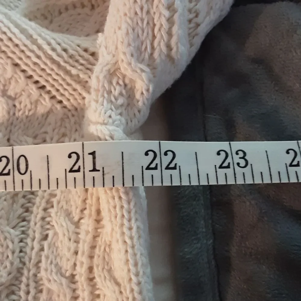 Oatmeal Linen Cable Knit Sweater - Picture 10 of 12